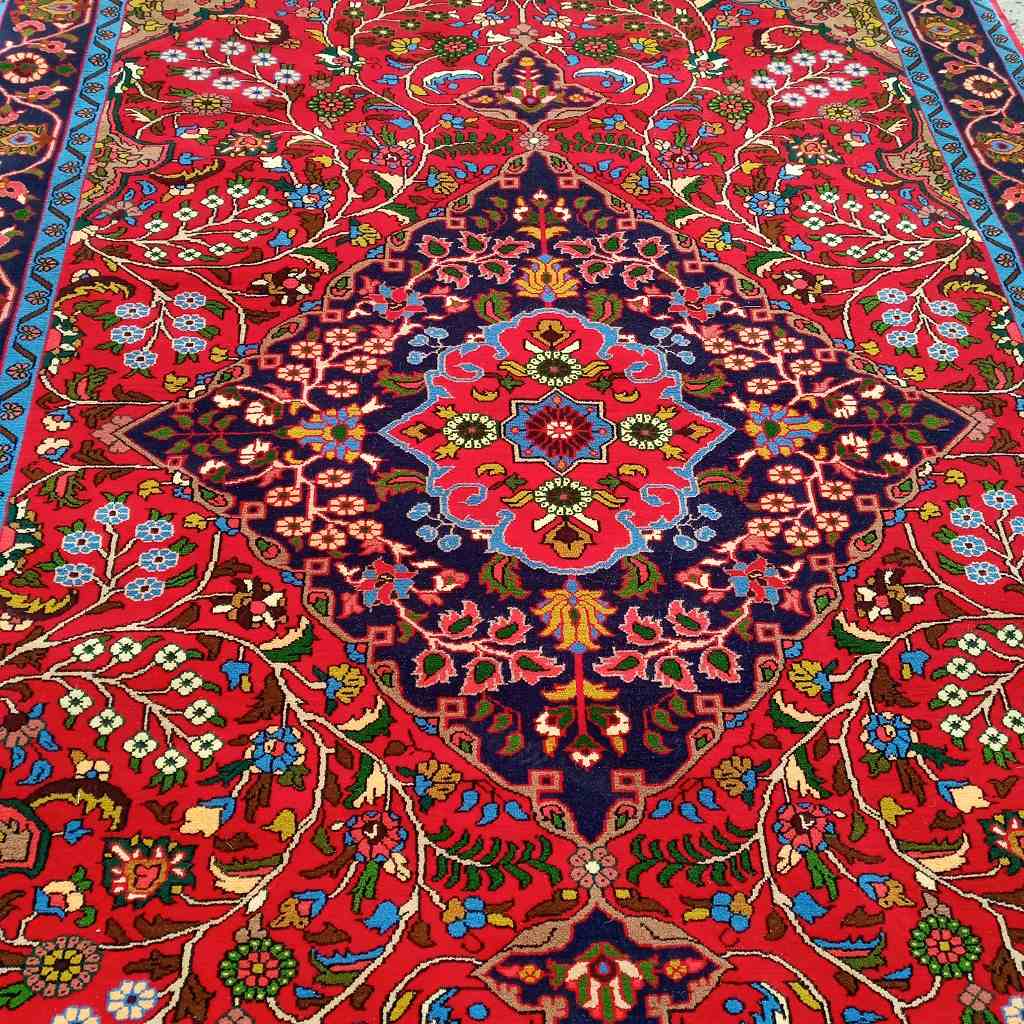 Malayer Handwoven Persian Rug-Lachak Pich Design, Deep Red Ground