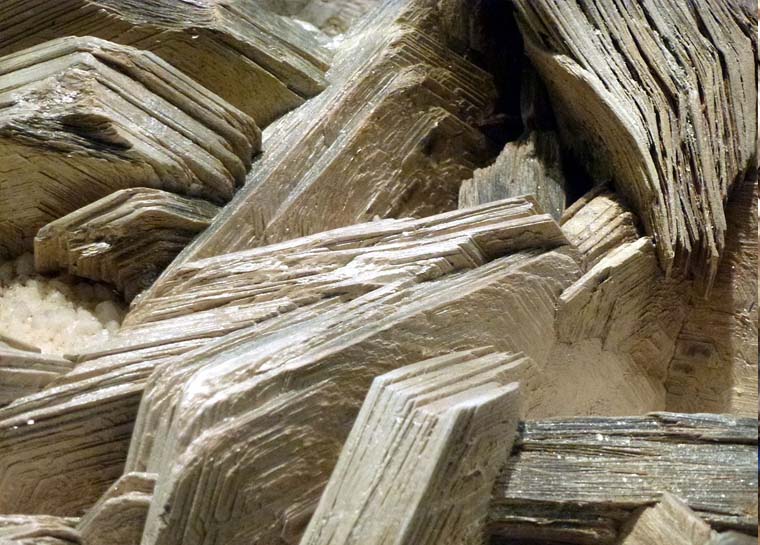 Alumina-Silicate Minerals ( Mica ) 