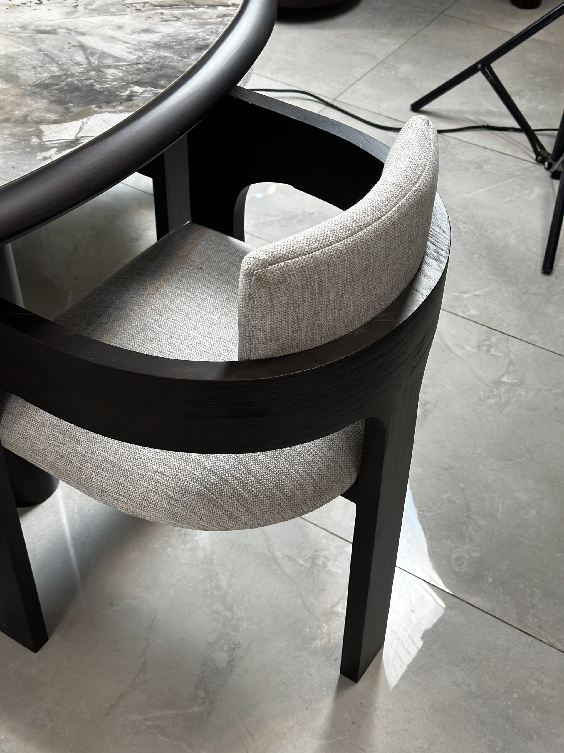 Zed Design Comfort Oak Wood Accent Chair