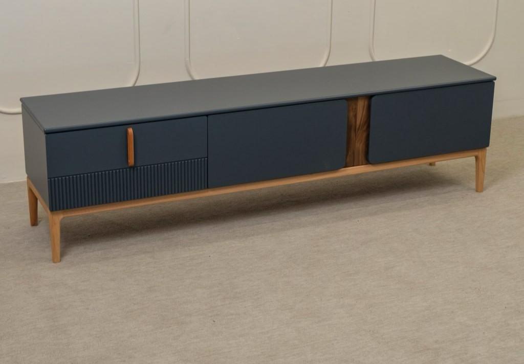 Fared Kayra TV Table – Natural Walnut Veneer with Georgian Beech Wood Base