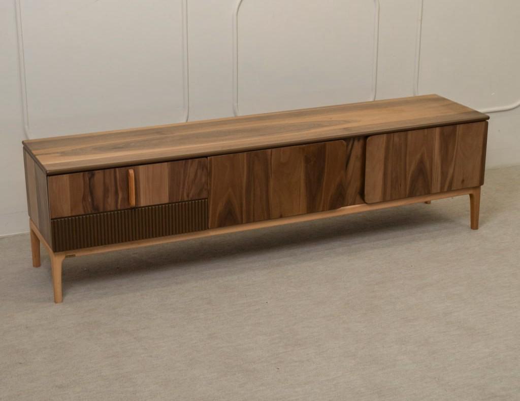 Fared Kayra TV Table – Natural Walnut Veneer with Georgian Beech Wood Base