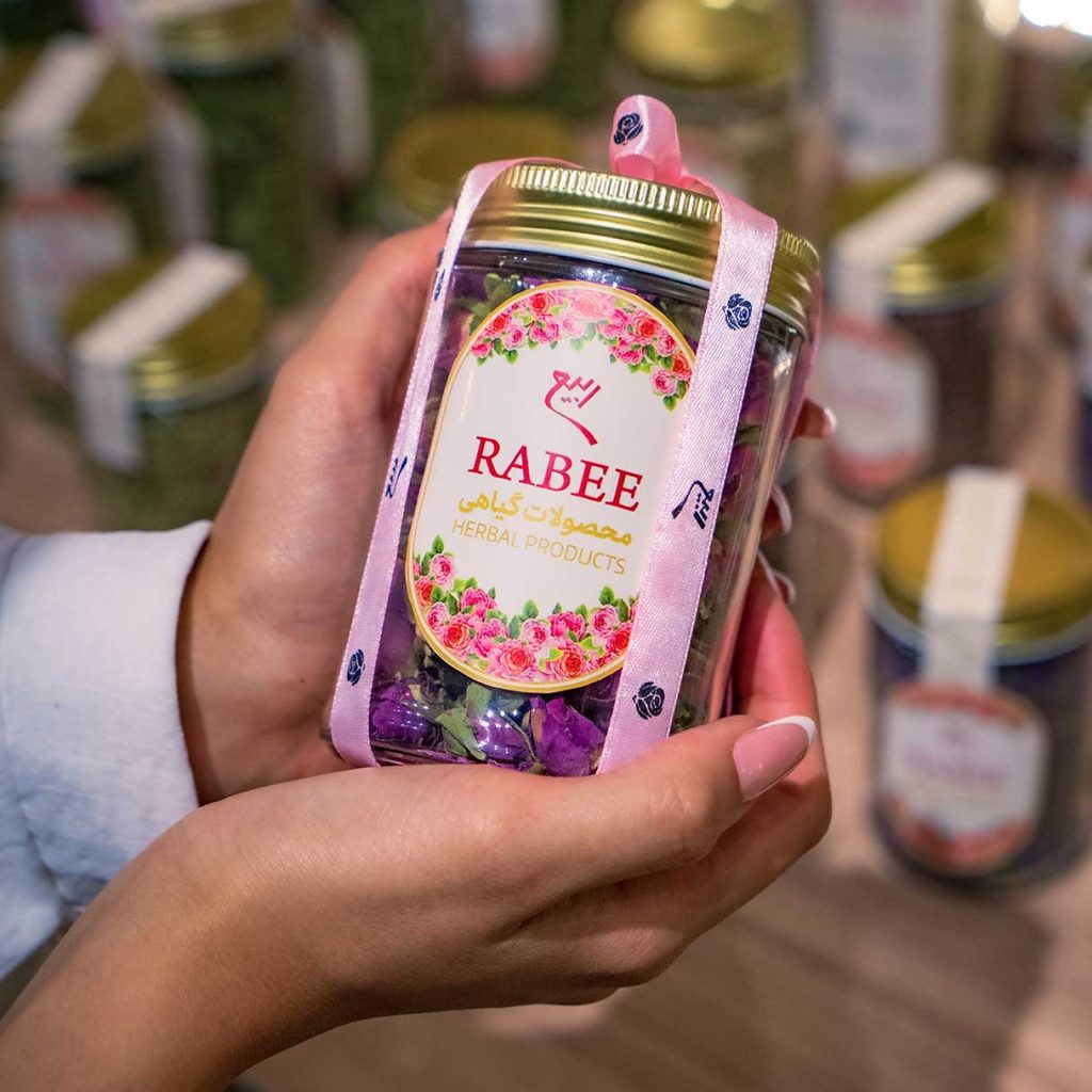 Rabee Natural گیاهان معطر خشک شده طبیعی مجموعهای از گیاهان دارویی در بستهبندیهای مختلف