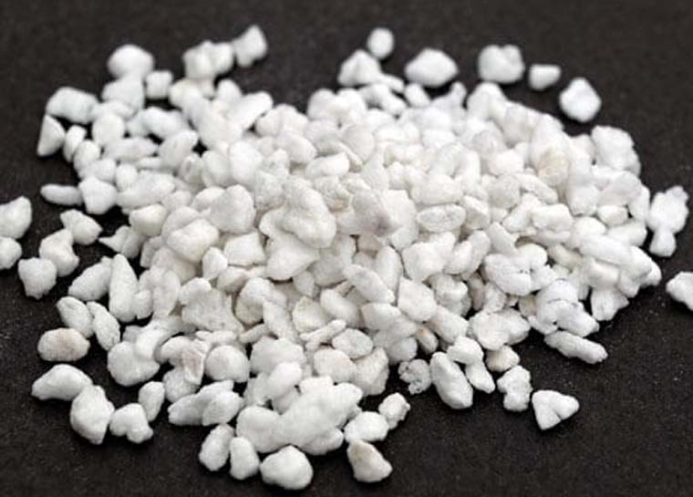 Volcanic Glass ( Perlite )