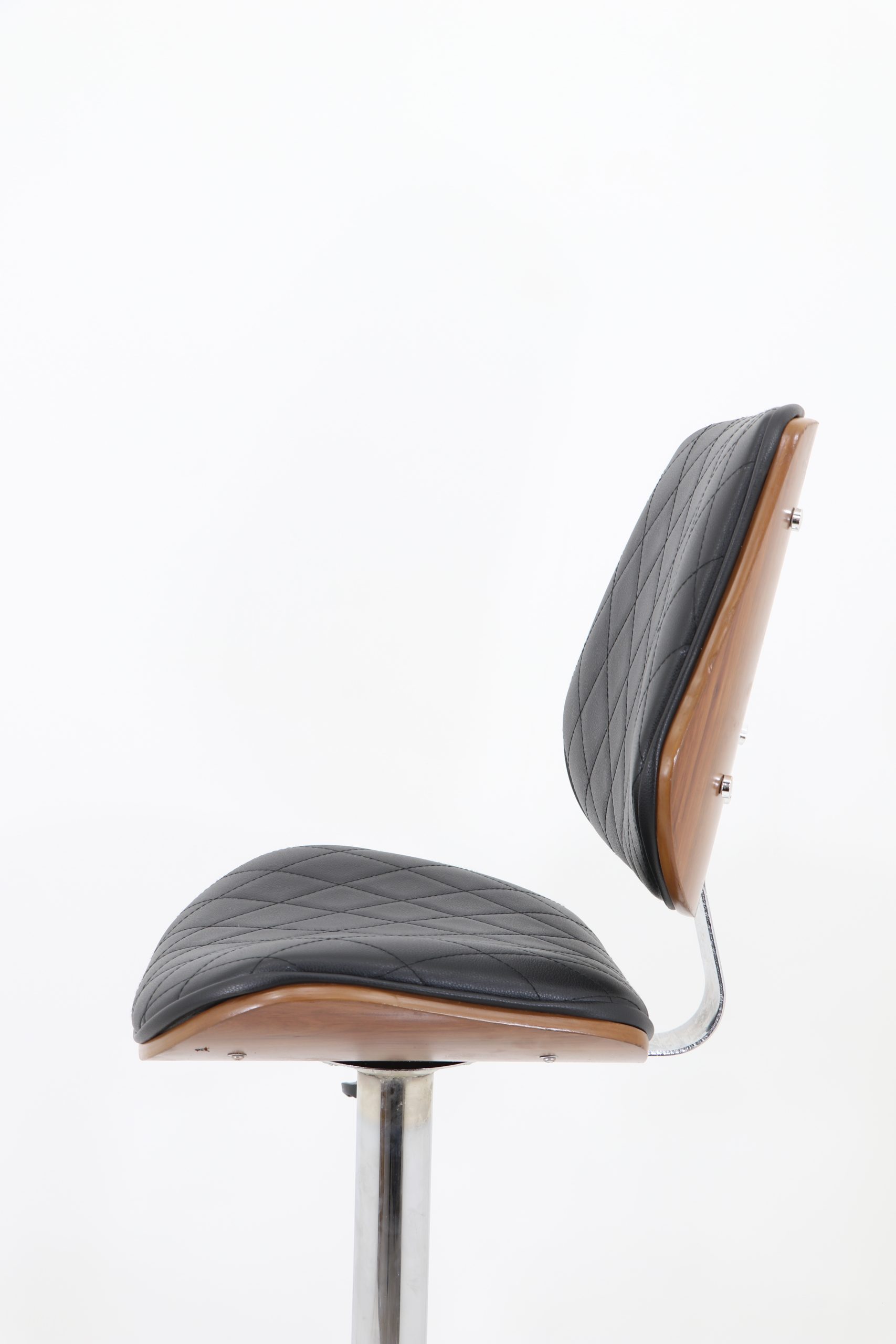 Open Jack Chair Model 2032 with Diamond Stitching - Hydraulic Height Adjustable Bar & Island Chair