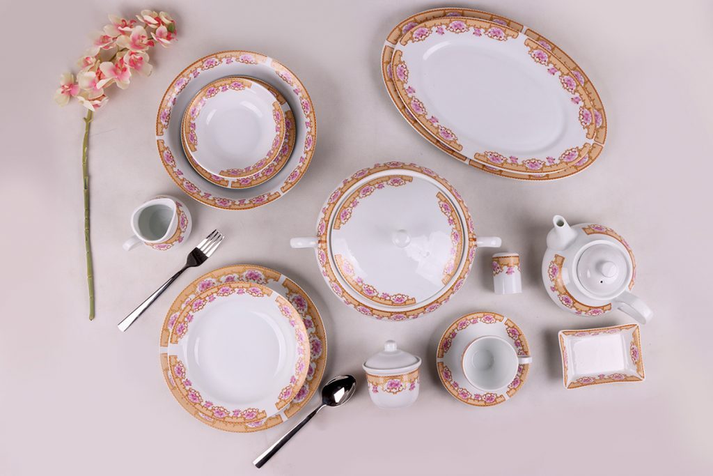 Luxury Porcelain Dinnerware Set with Floral Design