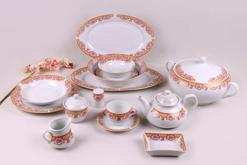 Luxury Porcelain Dinnerware Set with Floral Design