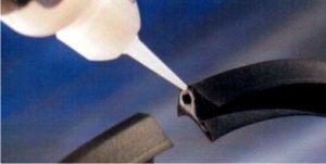 Cyanoacrylate Adhesive with Activator Spray